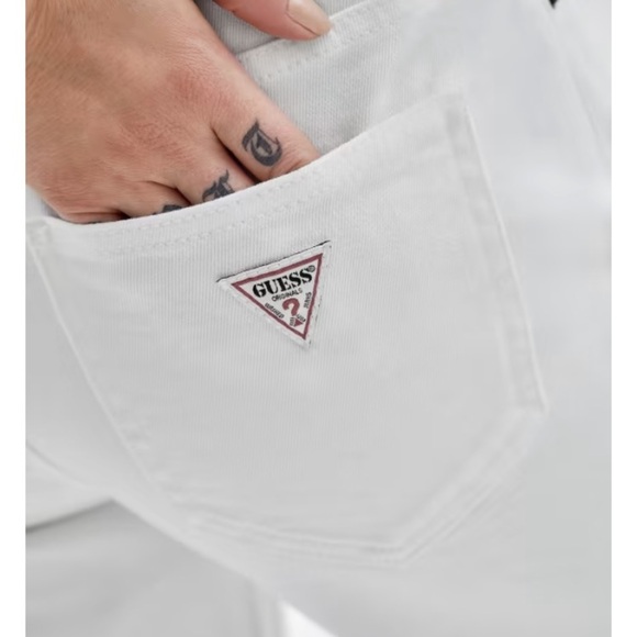 NWOT GUESS HIGH WAISTED WIDE LEG BOOT CUT WHITE JEANS SZ 23 - Picture 2 of 7